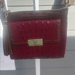 BRAHMIN CROCODILE Elegant Burgundy CROSSBODY HANDBAG  ELEGLANT  style